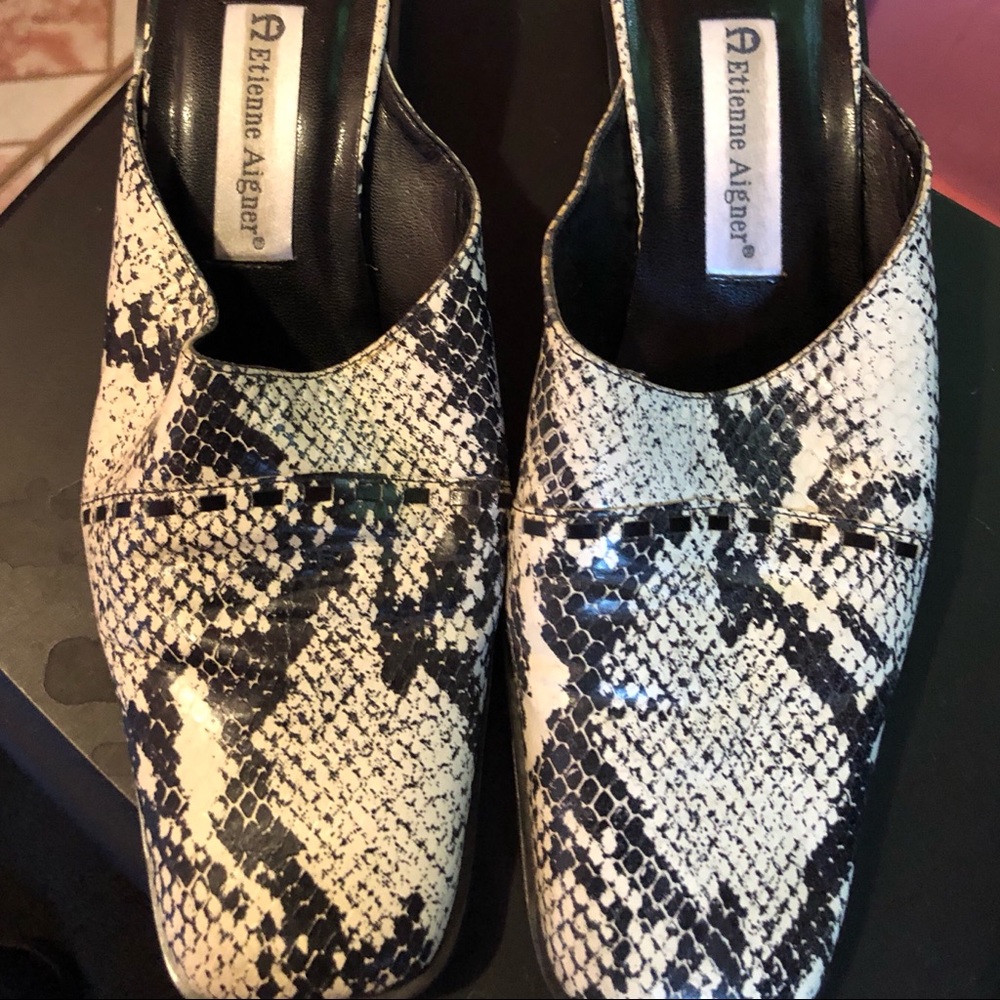 Mules - Picture 2 of 4